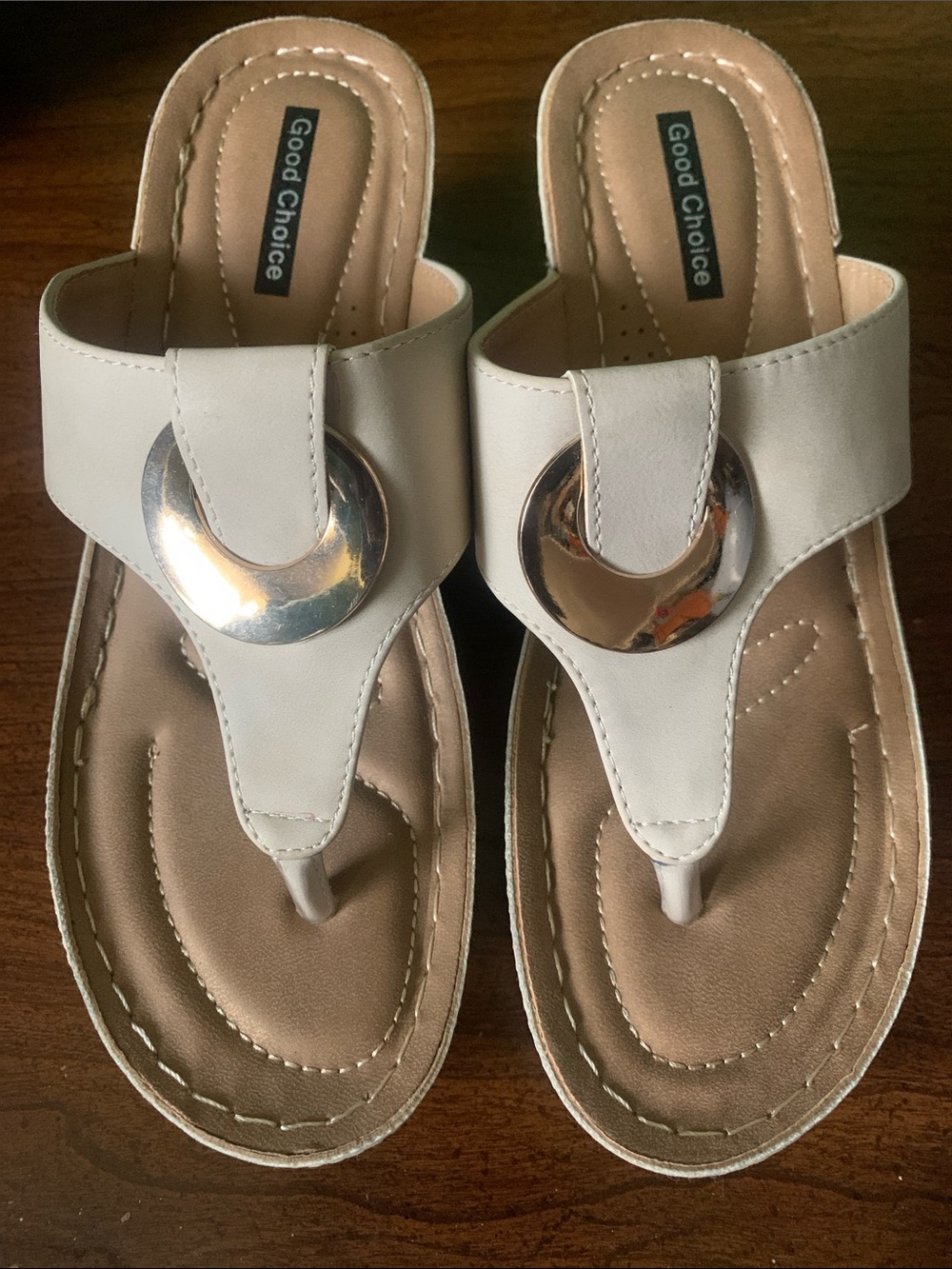 NWOT Good Choice Size 8/38 Cream Gold Buckle Wedge Sandals - Picture 4 of 7